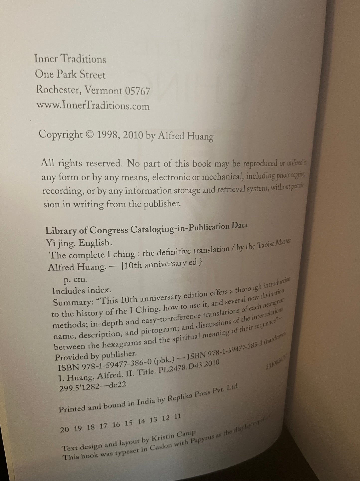 The Complete I Ching translated by Alfred Huang
