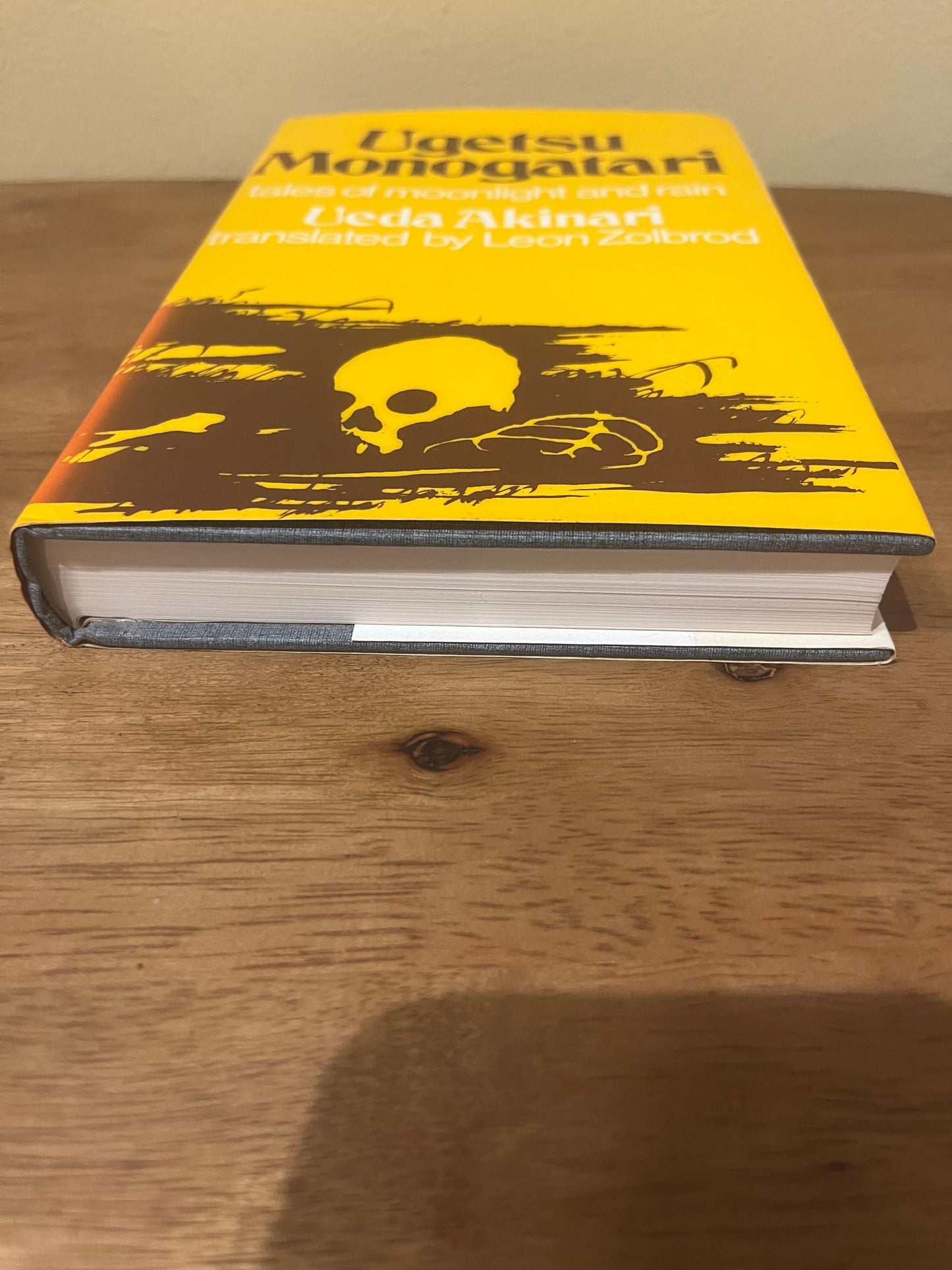 Ugetsu
Monogatari
tales of moonlight and rain
Ueda Akinari - signed by
translator Leon Zolbrod (1974)