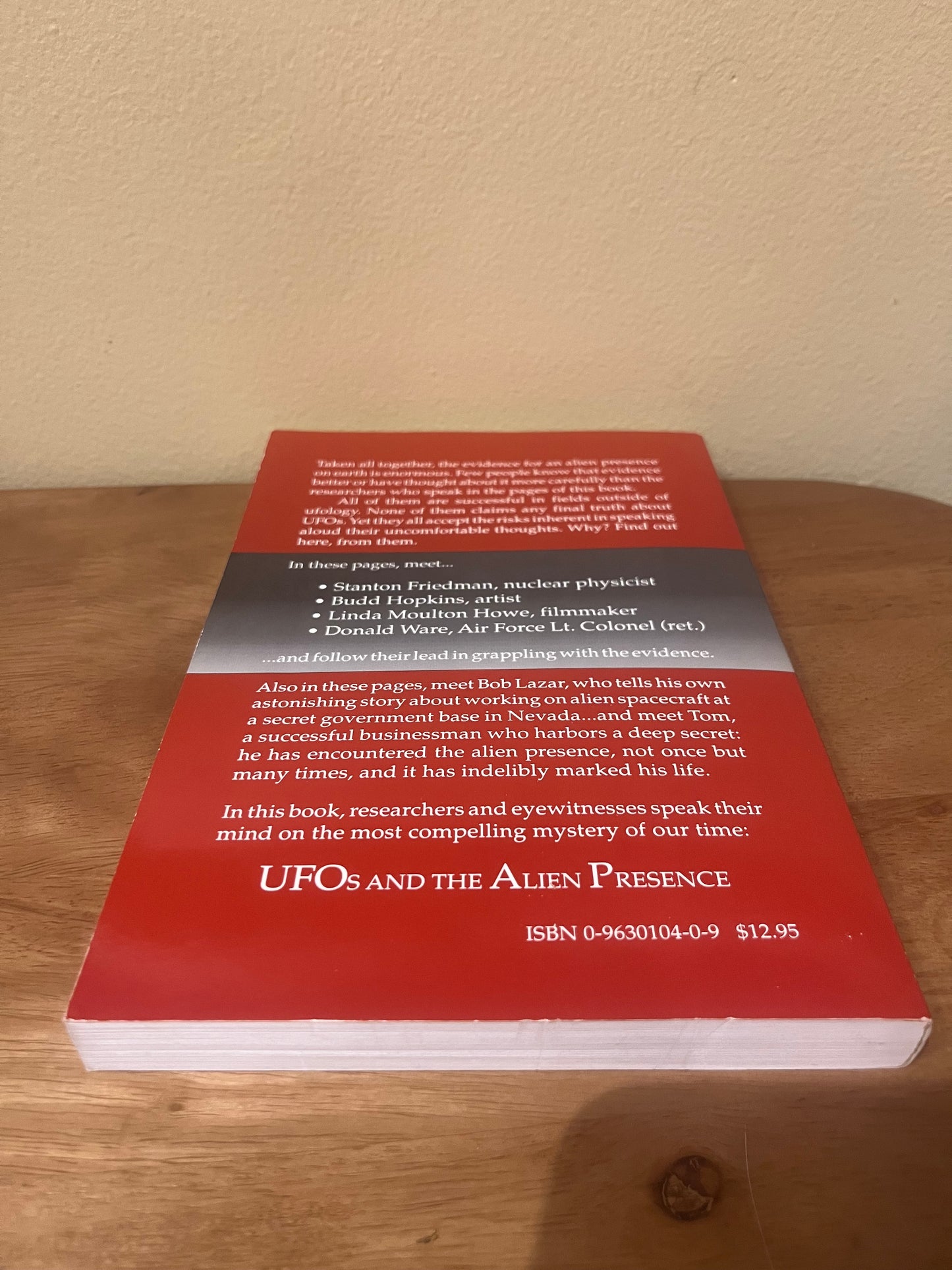 UFOs and the Alien Presence: Six Viewpoints by Michael Lindemann (editor)