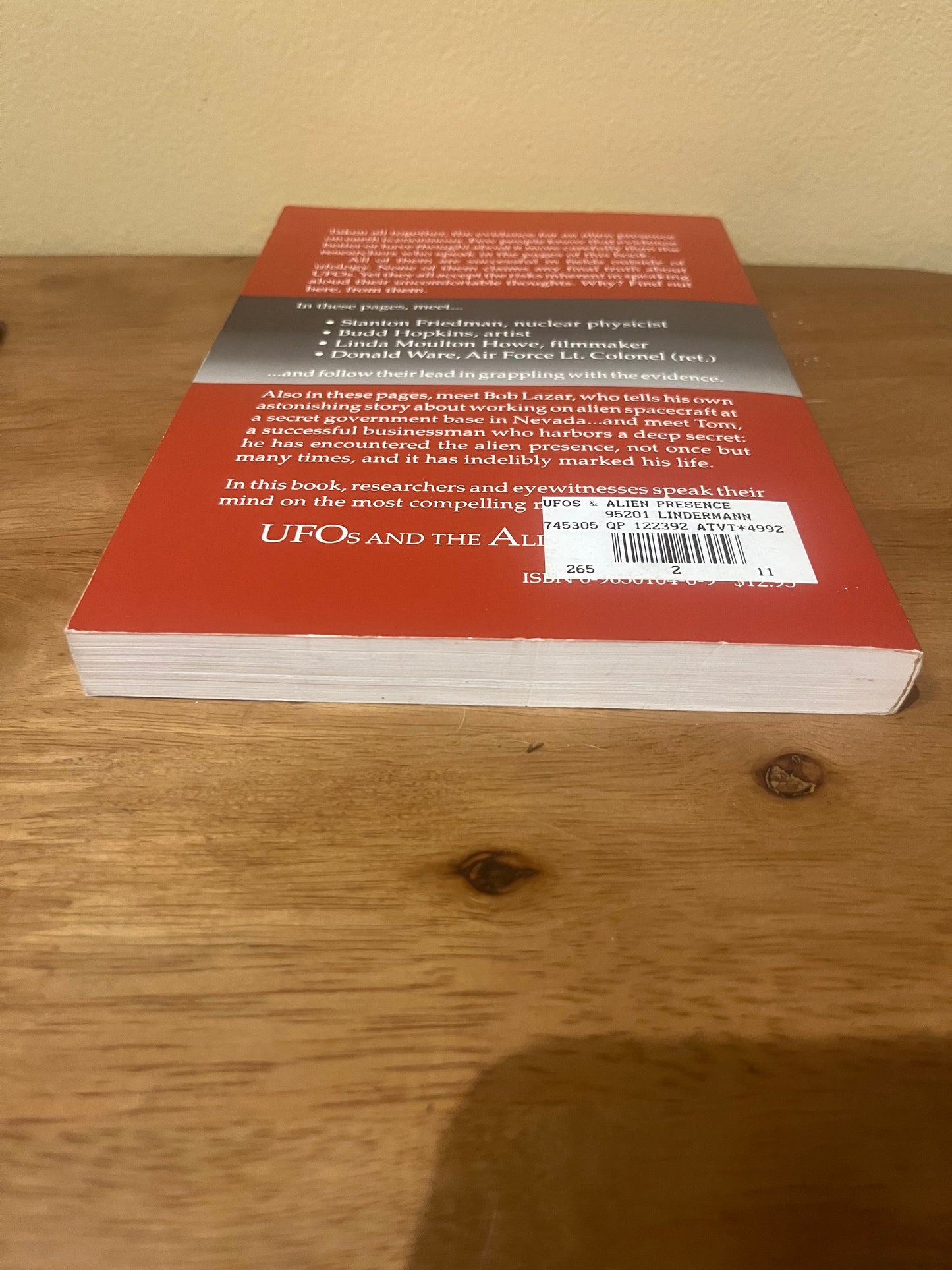 UFOs and the Alien Presence: Six Viewpoints by Michael Lindemann (editor)