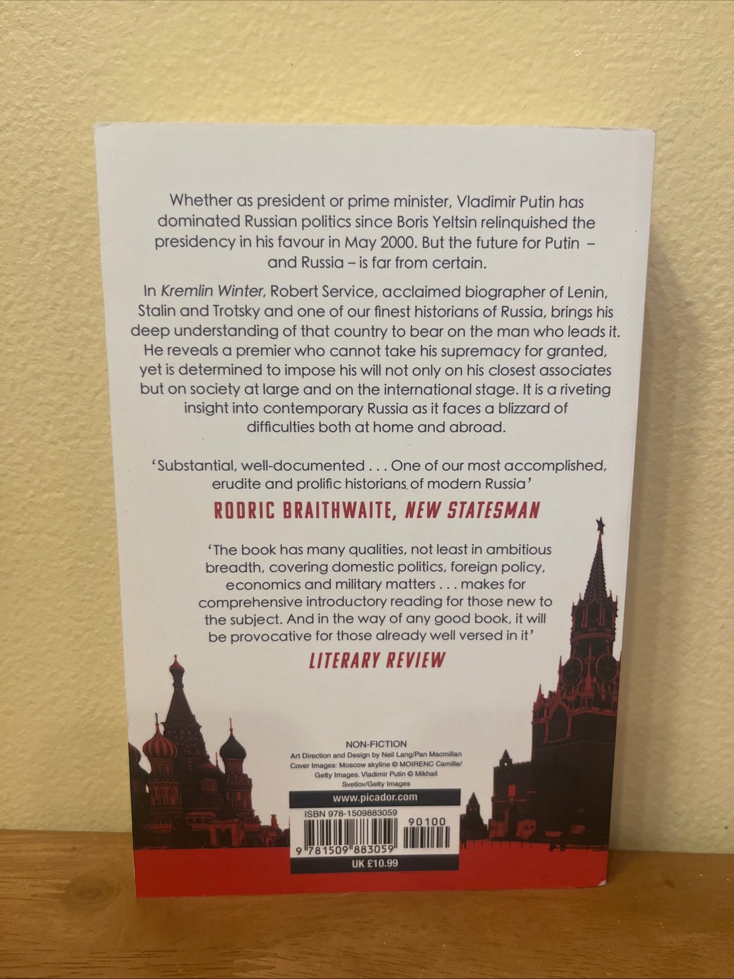 Kremlin Winter : Russia and the Second Coming of Vladimir Putin by Robert Service